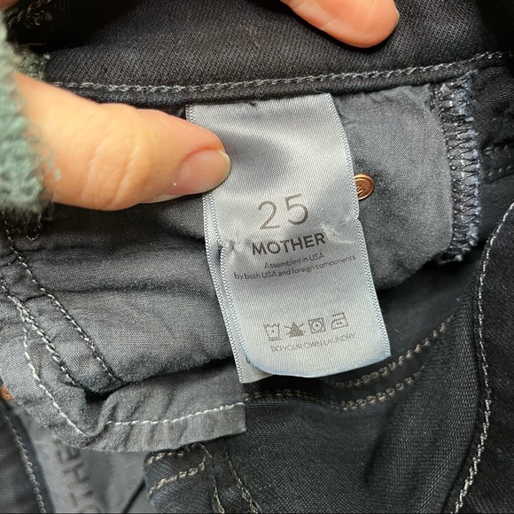 MOTHER Dark Blue Wash Distressed Hem Ankle Cropped Skinny Jeans Size 25 - Picture 6 of 7